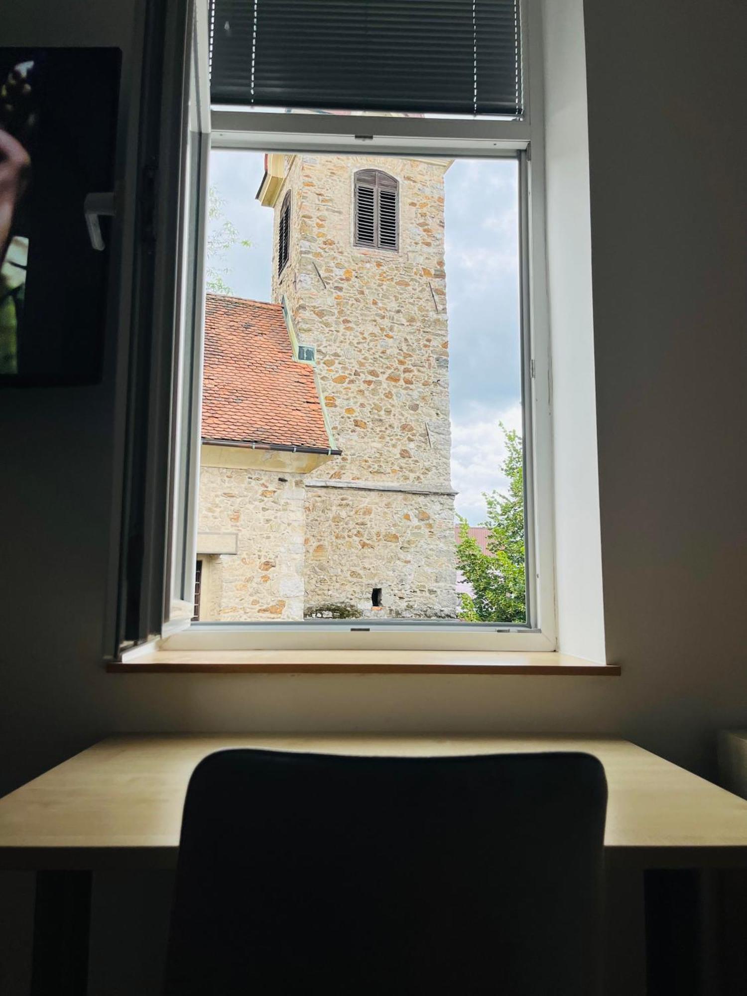 Apartma Blizu Centra In Na Robu Tivolija