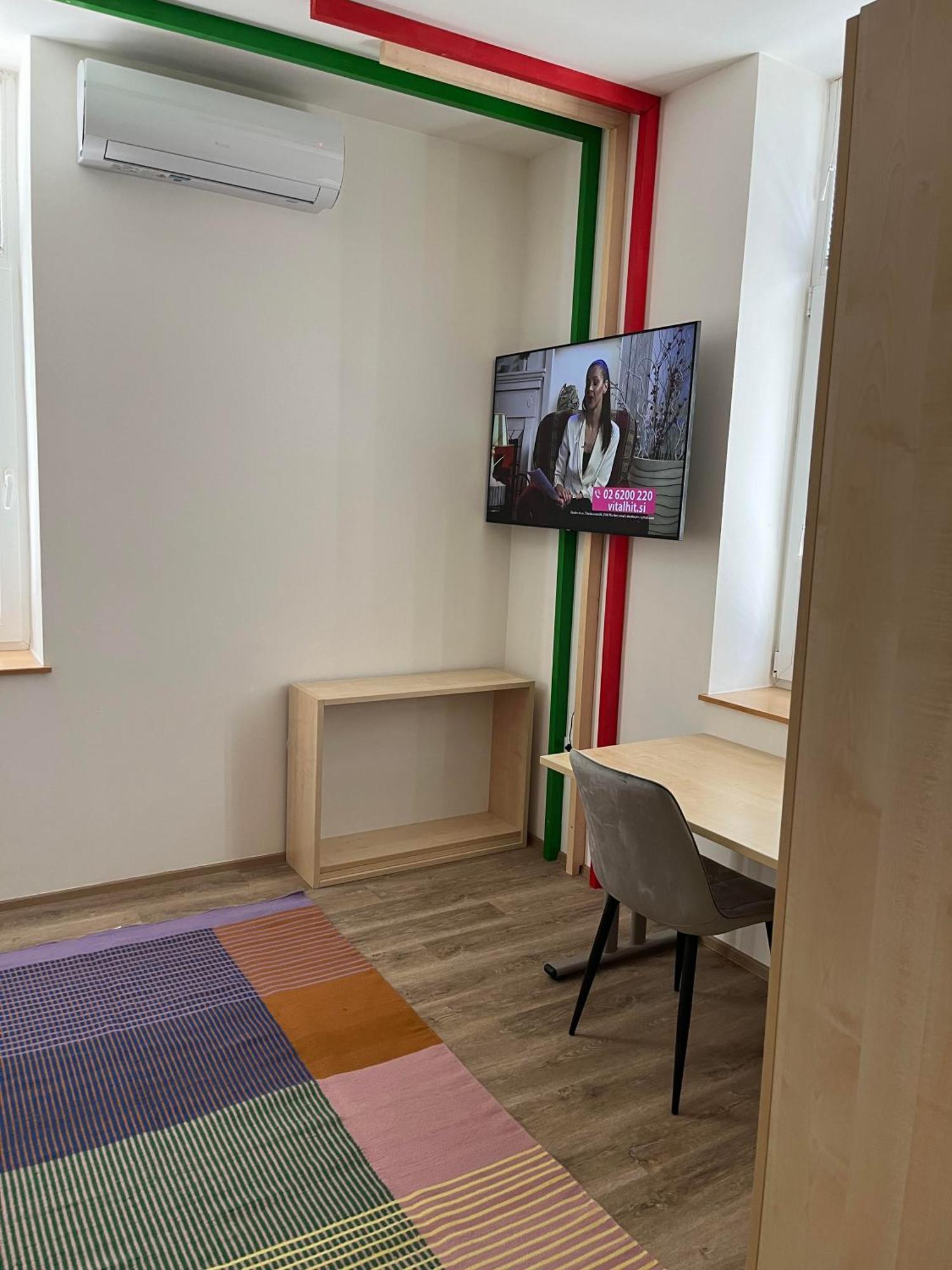 Apartment Blizu Centra In Na Robu Tivolija